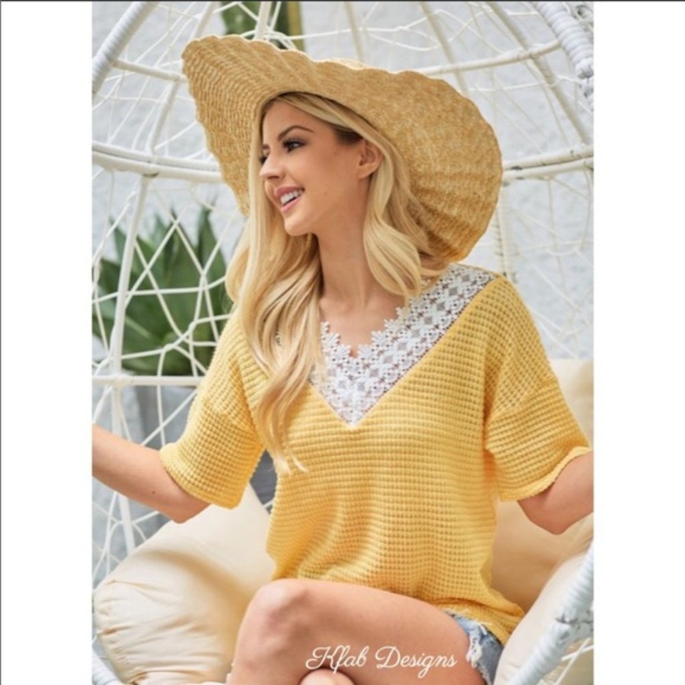 🎇🎇SUMMER YELLOW WAFFLE KNIT TOP